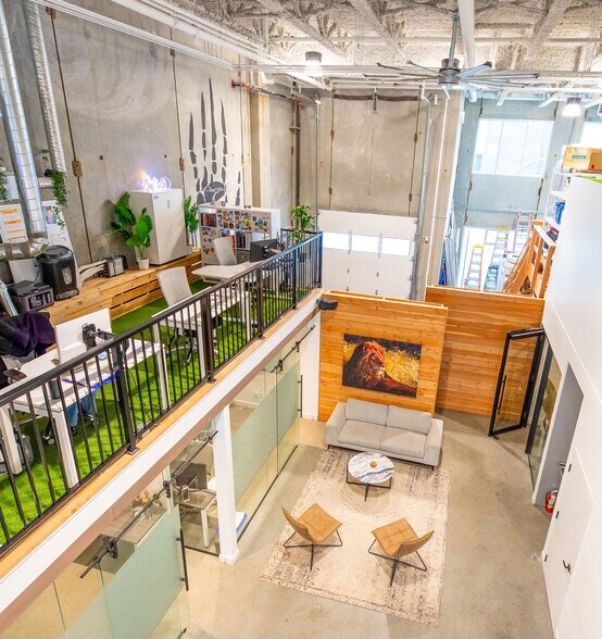 More Photos Of 1900-1990 Pandora St, Vancouver Office For Sale