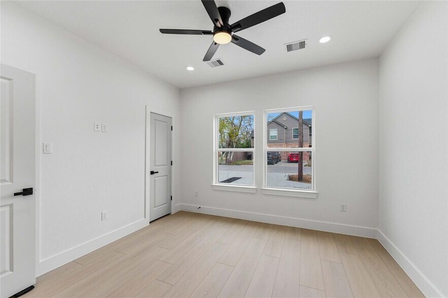 More Photos Of 4314 Stassen St, Houston Multifamily For Sale