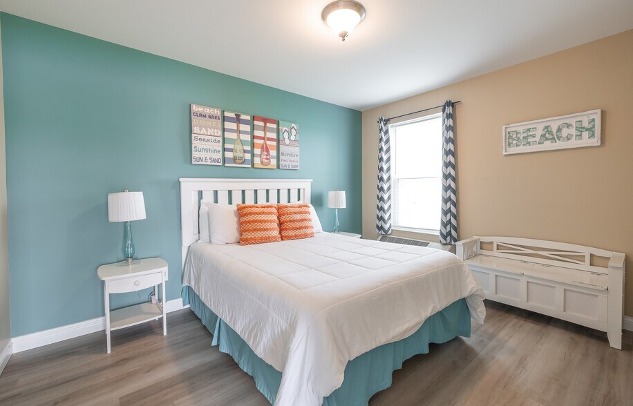 More Photos Of 1435 Main st, Grafton Specialty For Sale