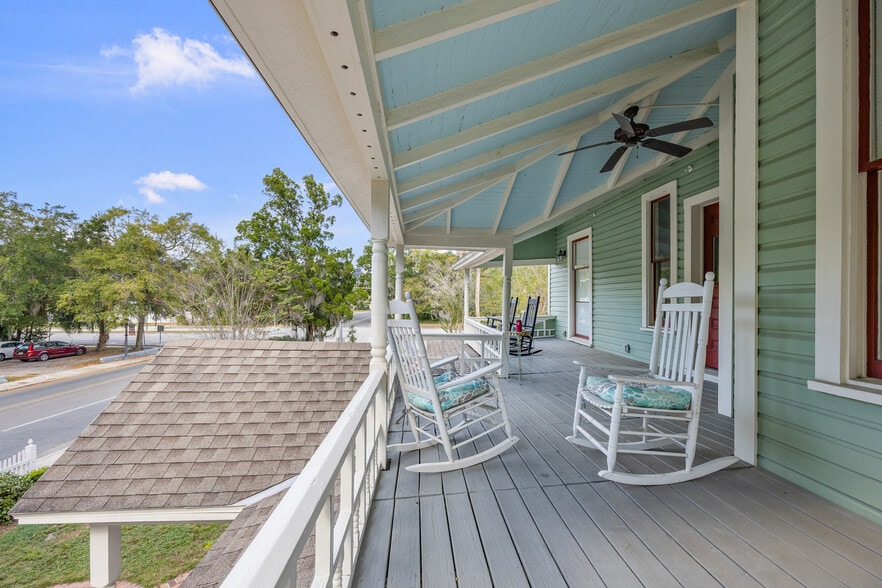 More Photos Of 205 SE 7th St, Gainesville Hotel For Sale