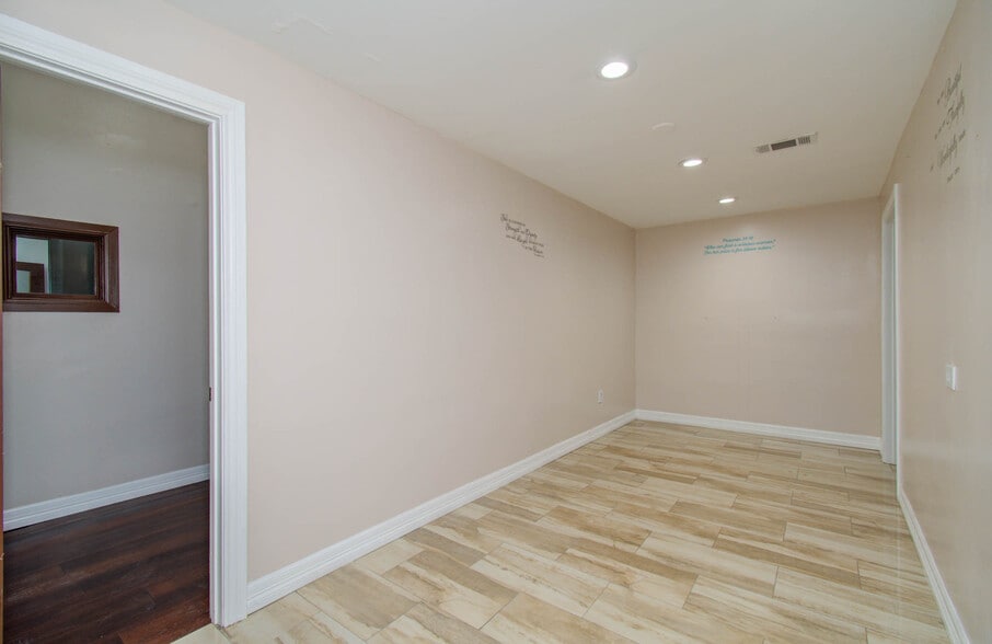 More Photos Of 11411 Homestead Rd, Houston Religious Facility For Sale