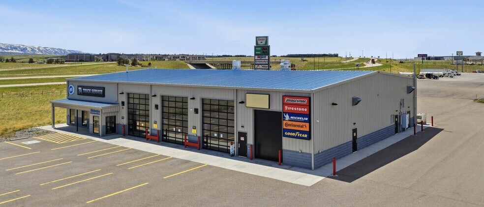 Primary Photo Of 7176 Nugget, Evansville Service Station For Lease