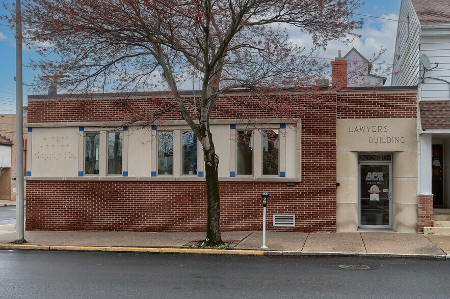 More Photos Of 44 N 8th St, Lebanon Office For Sale