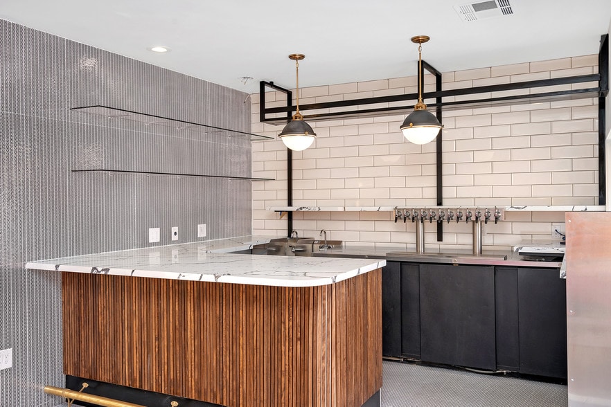 More Photos Of 2540 Congress St, San Diego Restaurant For Lease