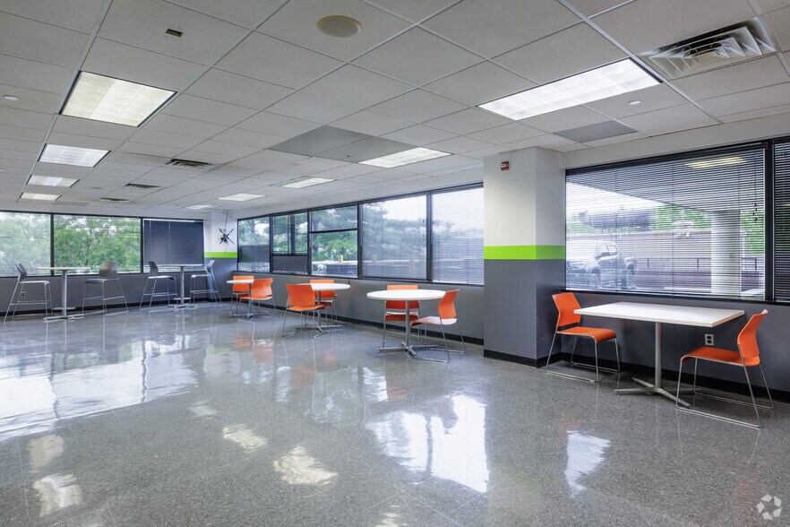 More Photos Of 2200 Fletcher Ave, Fort Lee Office For Lease