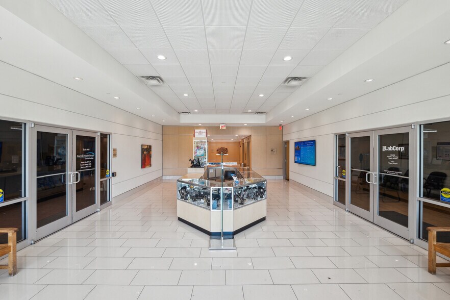 More Photos Of 193 Stoner Ave, Westminster Medical For Lease