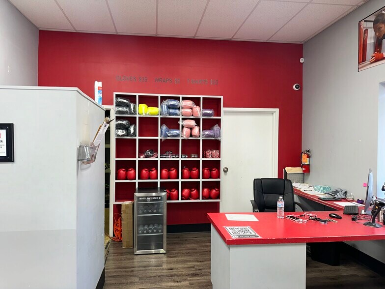 More Photos Of 5700 Quince Rd, Memphis Unknown For Lease