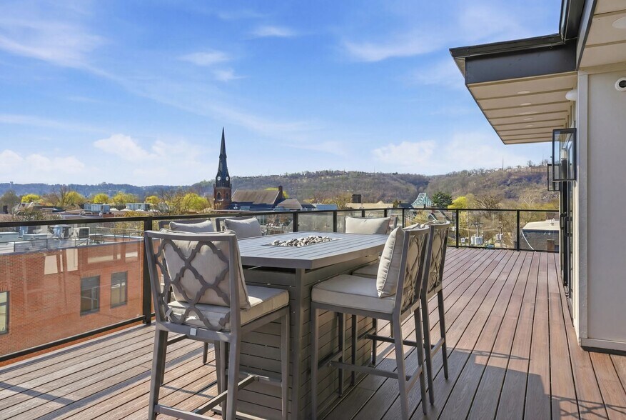 More Photos Of 443 Walnut St, Sewickley Flex For Sale