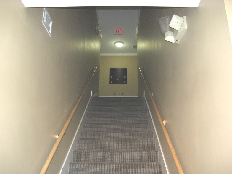 More Photos Of 500 Commercial Ct, Savannah Office For Lease