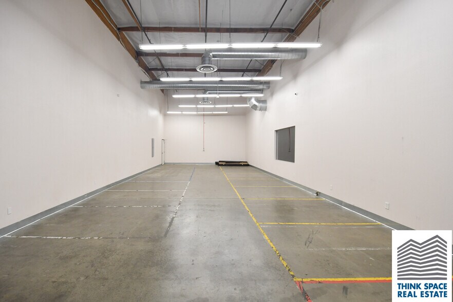 More Photos Of 9419 Mason Ave, Chatsworth Manufacturing For Lease