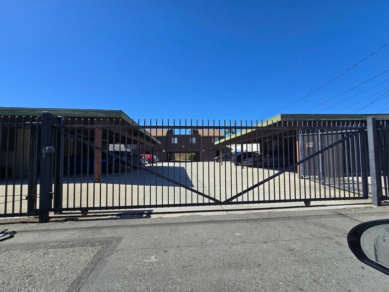 More Photos Of 3608 W Orange Ave, Anaheim Apartments For Sale