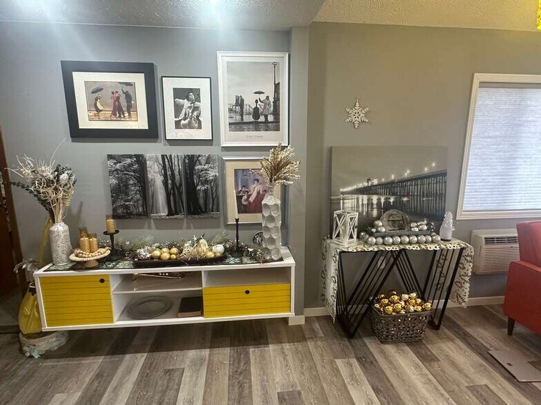 More Photos Of 810 E US Hwy 275, Ewing Hotel For Sale