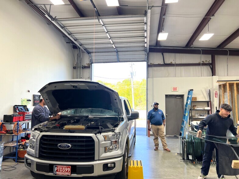 More Photos Of 2239 Whitten Rd, Memphis Light Distribution For Sale