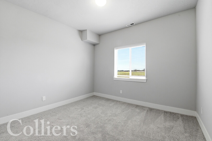 More Photos Of 5018 Hamlet Ln, Caldwell Apartments For Sale
