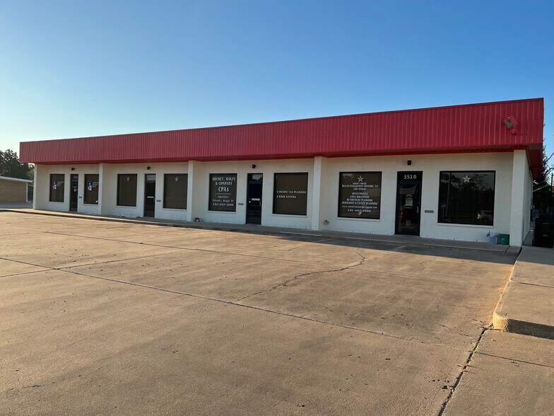 More Photos Of 3512 Avenue I, Rosenberg Office For Lease