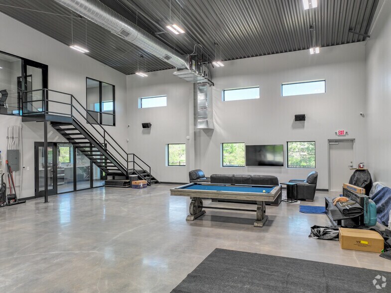 More Photos Of 113 Cantera Way, Georgetown Light Distribution For Lease
