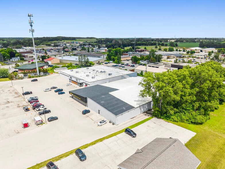 More Photos Of 1019 Egg Harbor Rd, Sturgeon Bay General Retail For Lease