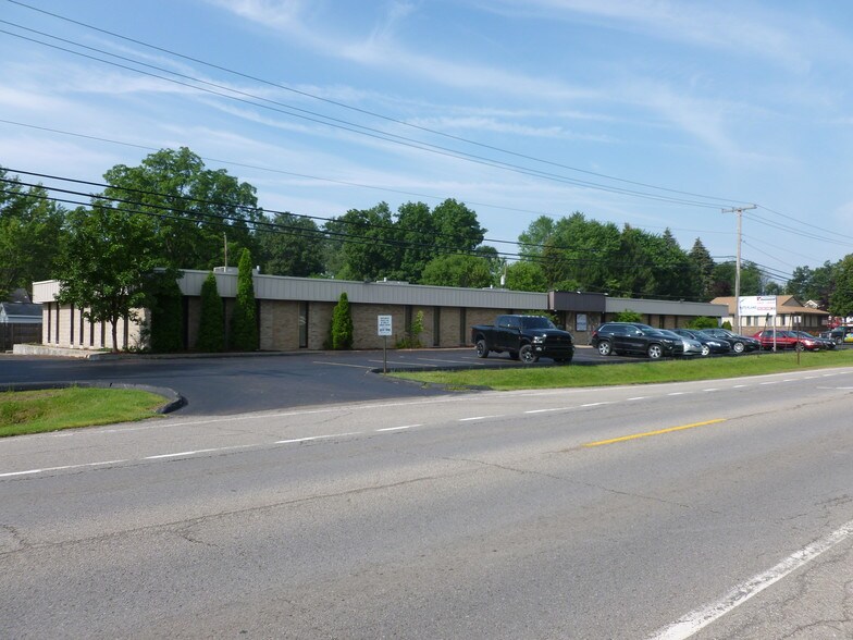 Primary Photo Of 2709-2715 Pontiac Lake Rd, Waterford Coworking Space