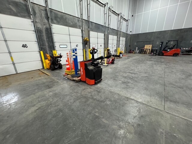 More Photos Of 200 S Pemberton Rd, Pemberton Distribution For Lease