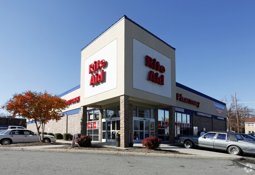 Primary Photo Of 2305 Oaklawn Blvd, Hopewell Drugstore For Lease