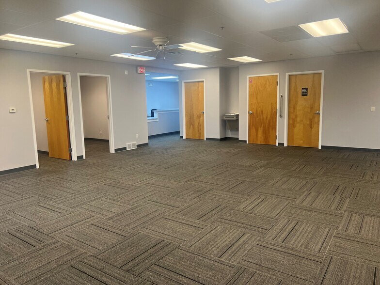 More Photos Of 388 Garden Ave, Holland Medical For Sale