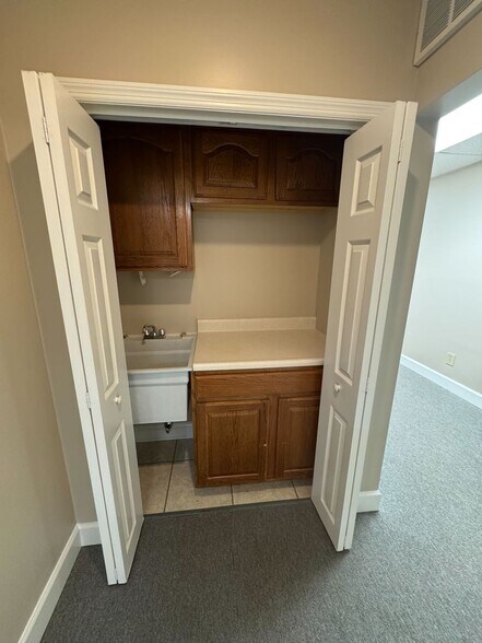 More Photos Of 1369 W Andrew Johnson Hwy, Morristown Medical For Lease