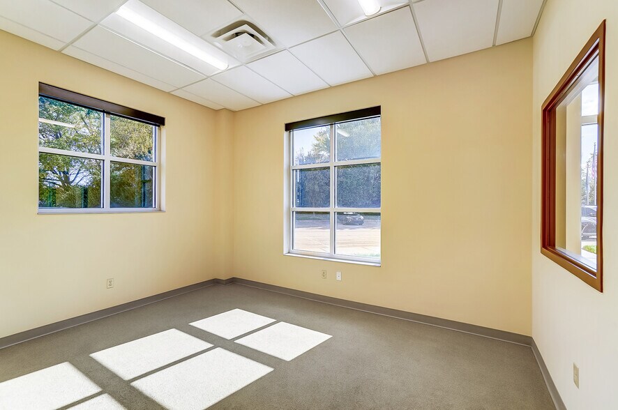 More Photos Of 1740 Thomas Paine Pky, Dayton Warehouse For Lease