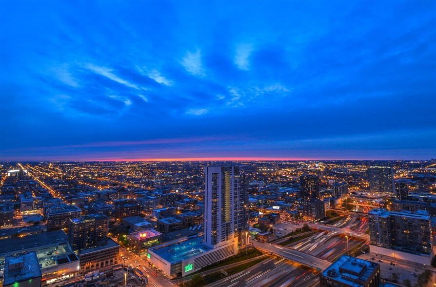 More Photos Of 555 W Madison St, Chicago Apartments For Lease