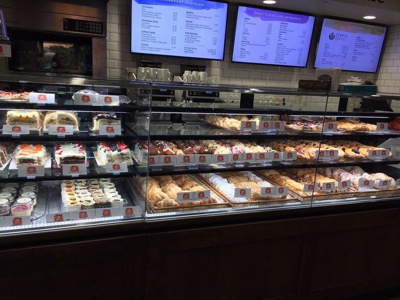 More Photos Of 390 N Sunrise Ave, Roseville Restaurant For Sale