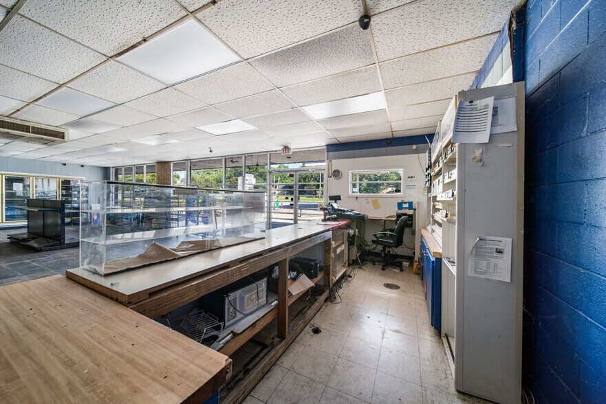 More Photos Of 2323 Holly Rd, Claremore Convenience Store For Sale