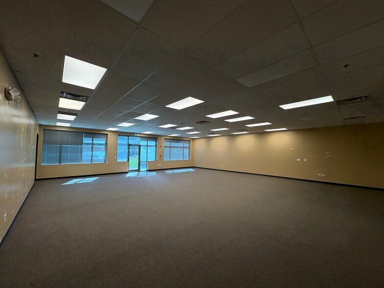More Photos Of 7318 S Revere Pky, Englewood Flex For Lease