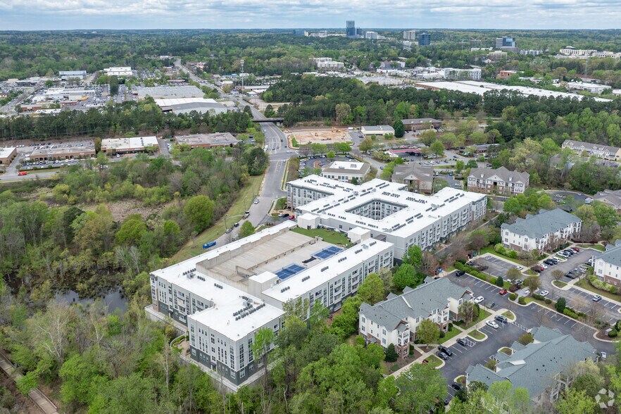 More Photos Of 900 E Six Forks Rd, Raleigh Apartments For Lease