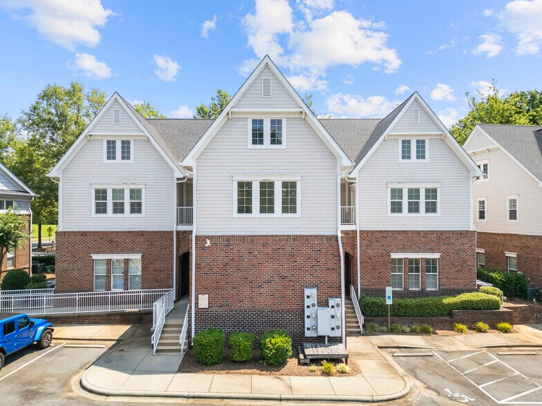 More Photos Of 575 Davidson Gateway Dr, Davidson Storefront Retail Office For Sale