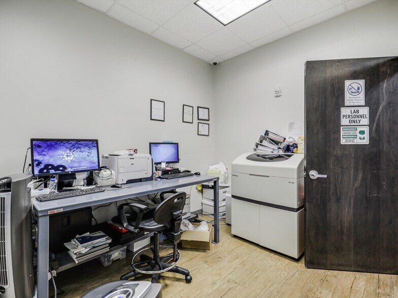 More Photos Of 7709 San Jacinto Pl, Plano Loft Creative Space For Sale