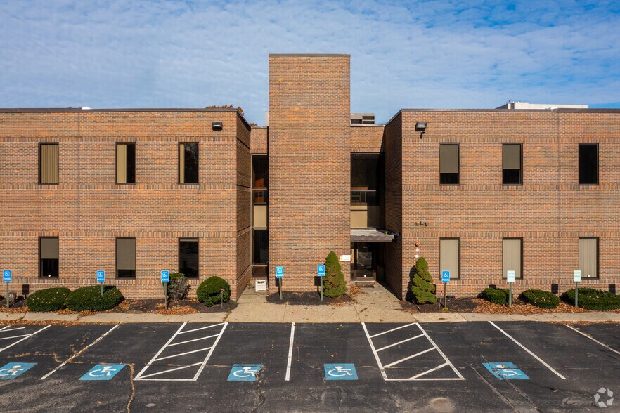 More Photos Of 1 Rounder Way, Burlington Office For Lease