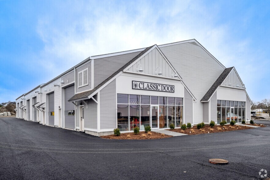 Primary Photo Of 300 Coddington Hwy, Middletown Warehouse For Lease