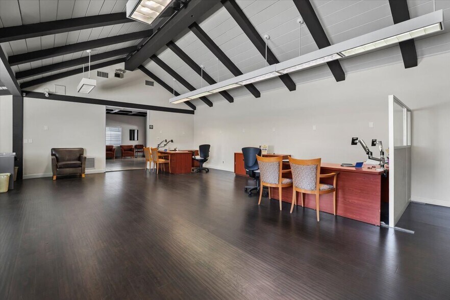 More Photos Of 9401 Reseda Blvd, Northridge Office For Sale