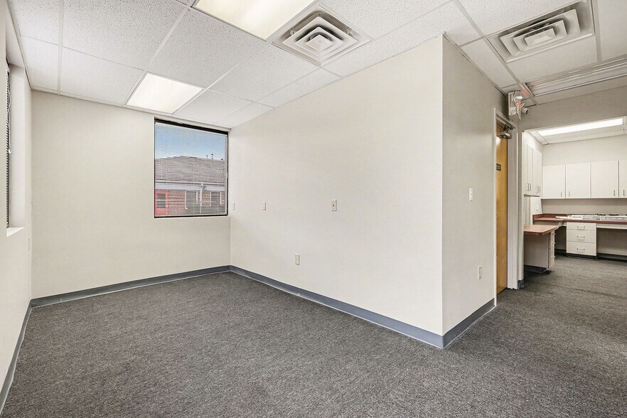 More Photos Of 599 Freedom Park Dr, Edgewood Medical For Lease