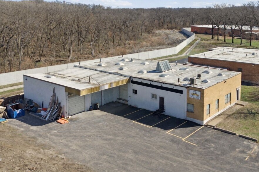 Primary Photo Of 4310 E 75th Ter, Kansas City Warehouse For Sale