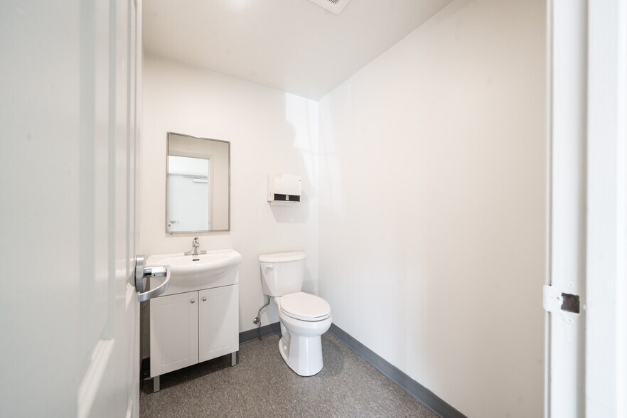 More Photos Of 445 Milner Ave, Toronto Warehouse For Sale