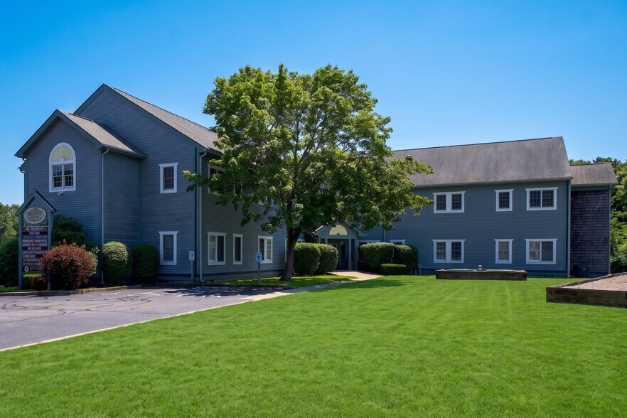 More Photos Of 320 Phillips St, North Kingstown Medical For Sale
