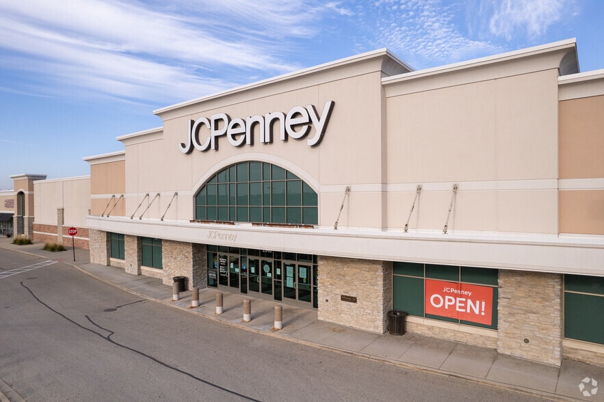 Primary Photo Of 2940 Commerce Dr, Johnsburg Department Store For Sale
