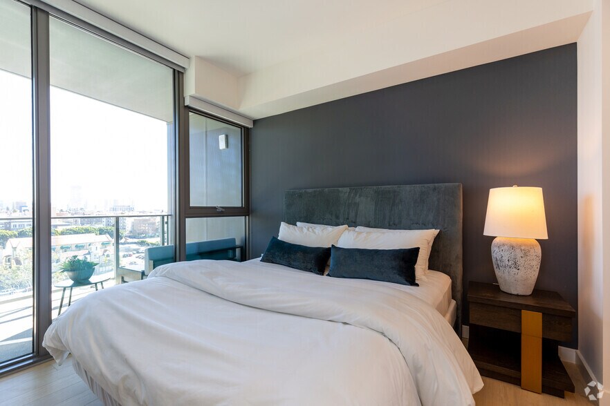 More Photos Of 2801 Sunset Pl, Los Angeles Apartments For Lease