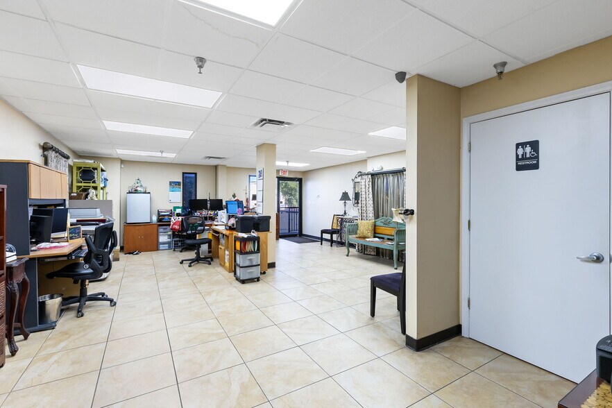 More Photos Of 1356 Bennett Dr, Longwood Distribution For Lease