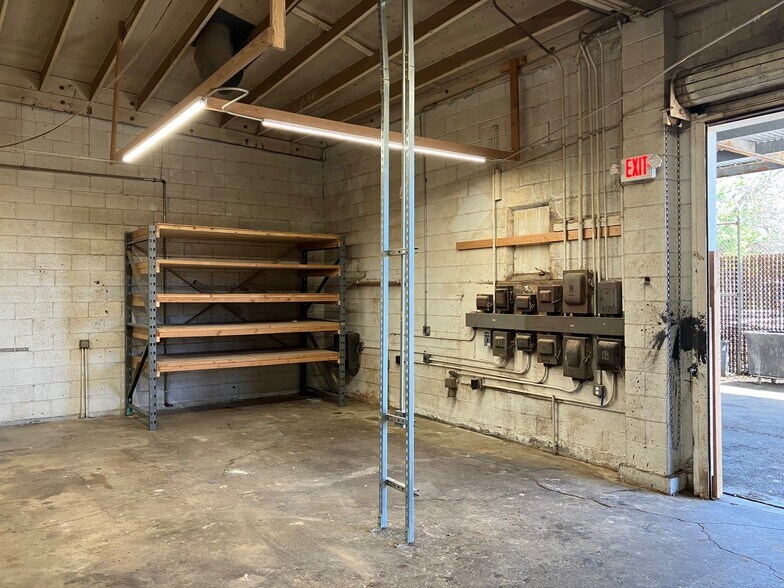 More Photos Of 2914 Poplar St, Oakland Manufacturing For Sale