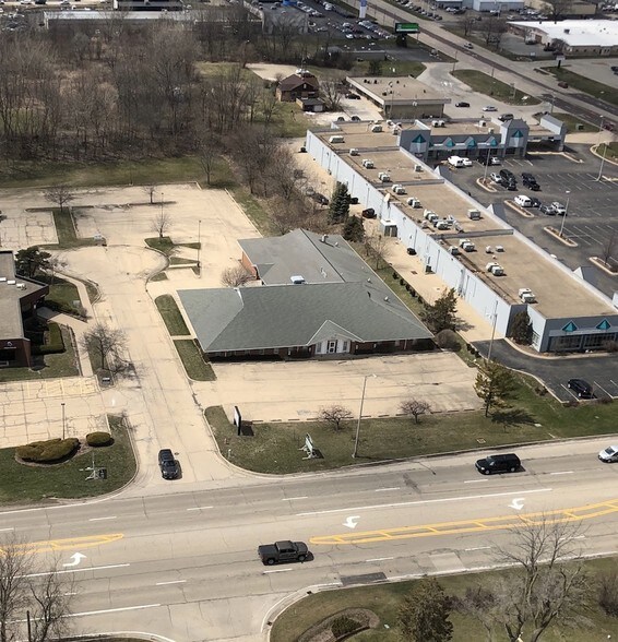 More Photos Of 7801 N Knoxville Ave, Peoria Office For Lease