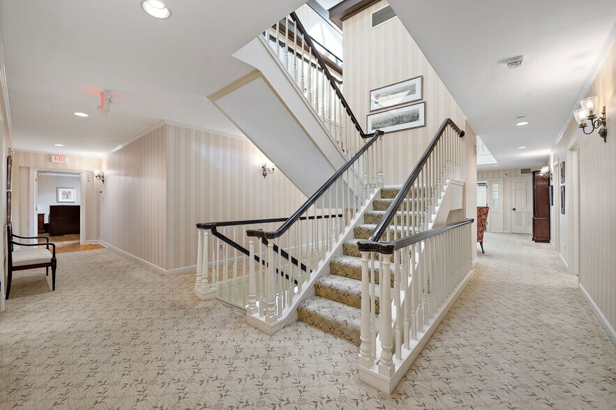 More Photos Of 1442 Coraopolis Heights Rd, Moon Township Hospitality For Sale