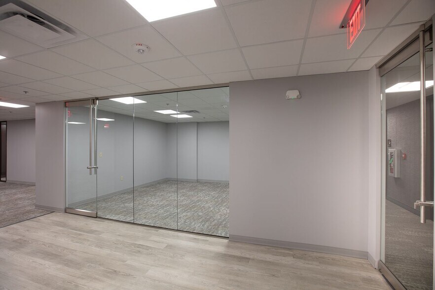 More Photos Of 3300 W Esplanade Ave S, Metairie Office For Lease