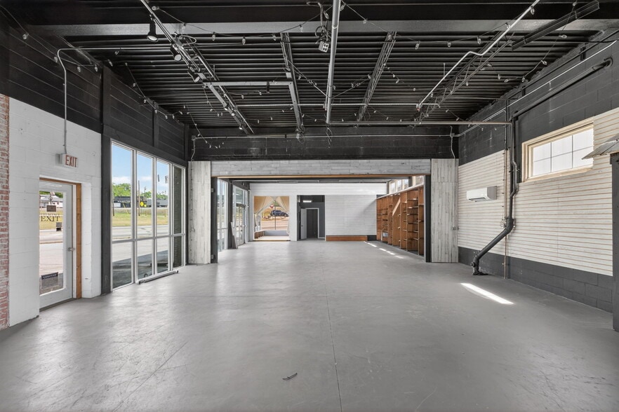 More Photos Of 116 W Bankhead Hwy, Villa Rica Storefront Retail Office For Sale