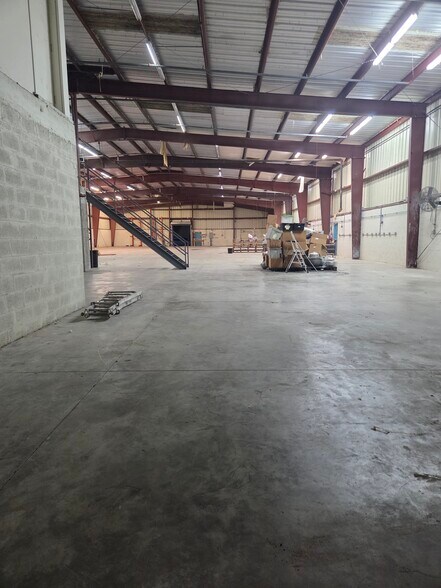 More Photos Of 12100 SW 129th Ct, Miami Manufacturing For Lease